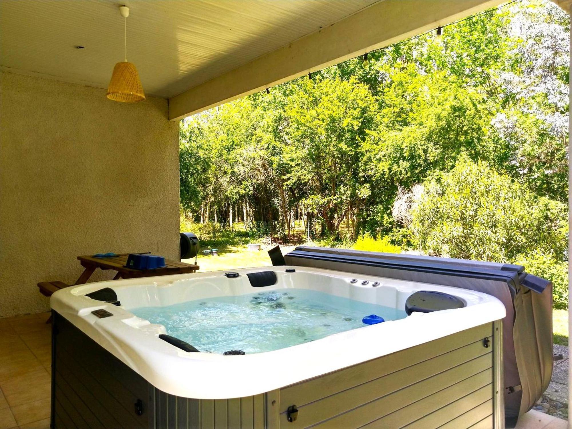 Le Parc Jean Edouard - Avec Jacuzzi Prive - Superbe 4 - 9 Couchages - 6 Lits - Poele - Parking - Climatisation Reversible- Terrasse Ombragee Et Grand Jardin *