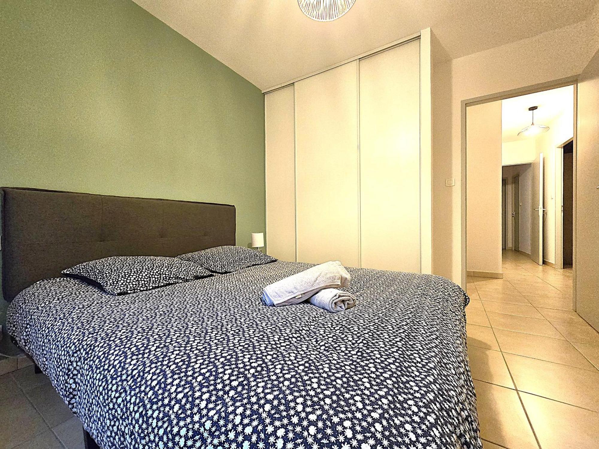 Le Parc Jean Edouard - Avec Jacuzzi Prive - Superbe 4 - 9 Couchages - 6 Lits - Poele - Parking - Climatisation Reversible- Terrasse Ombragee Et Grand Jardin Vakantiehuis