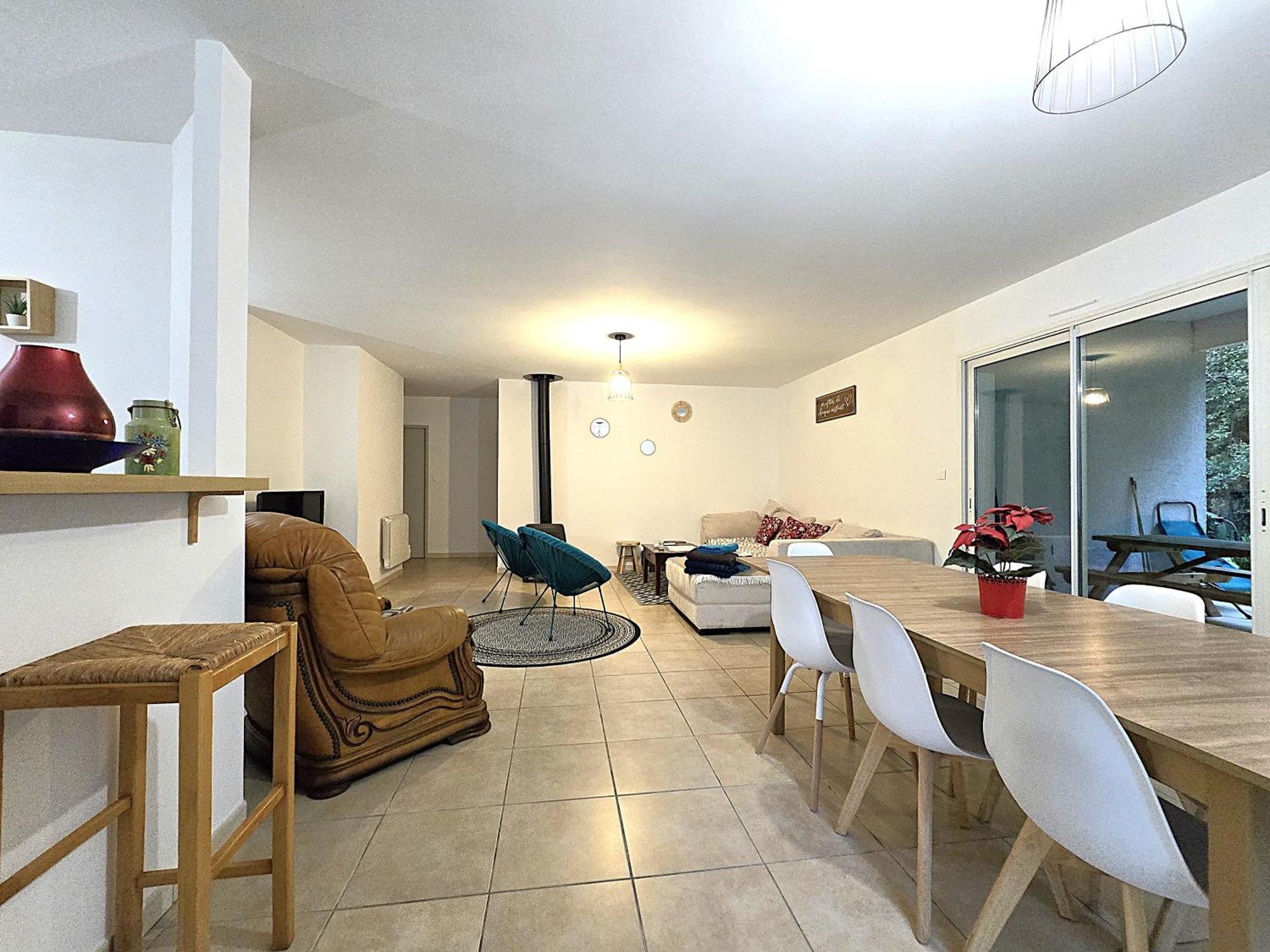 Vakantiehuis Le Parc Jean Edouard - Avec Jacuzzi Prive - Superbe 4 - 9 Couchages - 6 Lits - Poele - Parking - Climatisation Reversible- Terrasse Ombragee Et Grand Jardin *