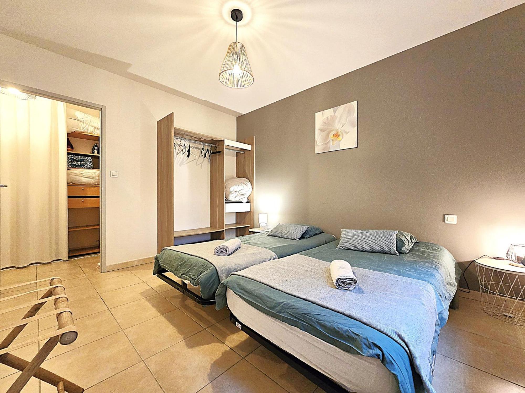 Vakantiehuis Le Parc Jean Edouard - Avec Jacuzzi Prive - Superbe 4 - 9 Couchages - 6 Lits - Poele - Parking - Climatisation Reversible- Terrasse Ombragee Et Grand Jardin Montech