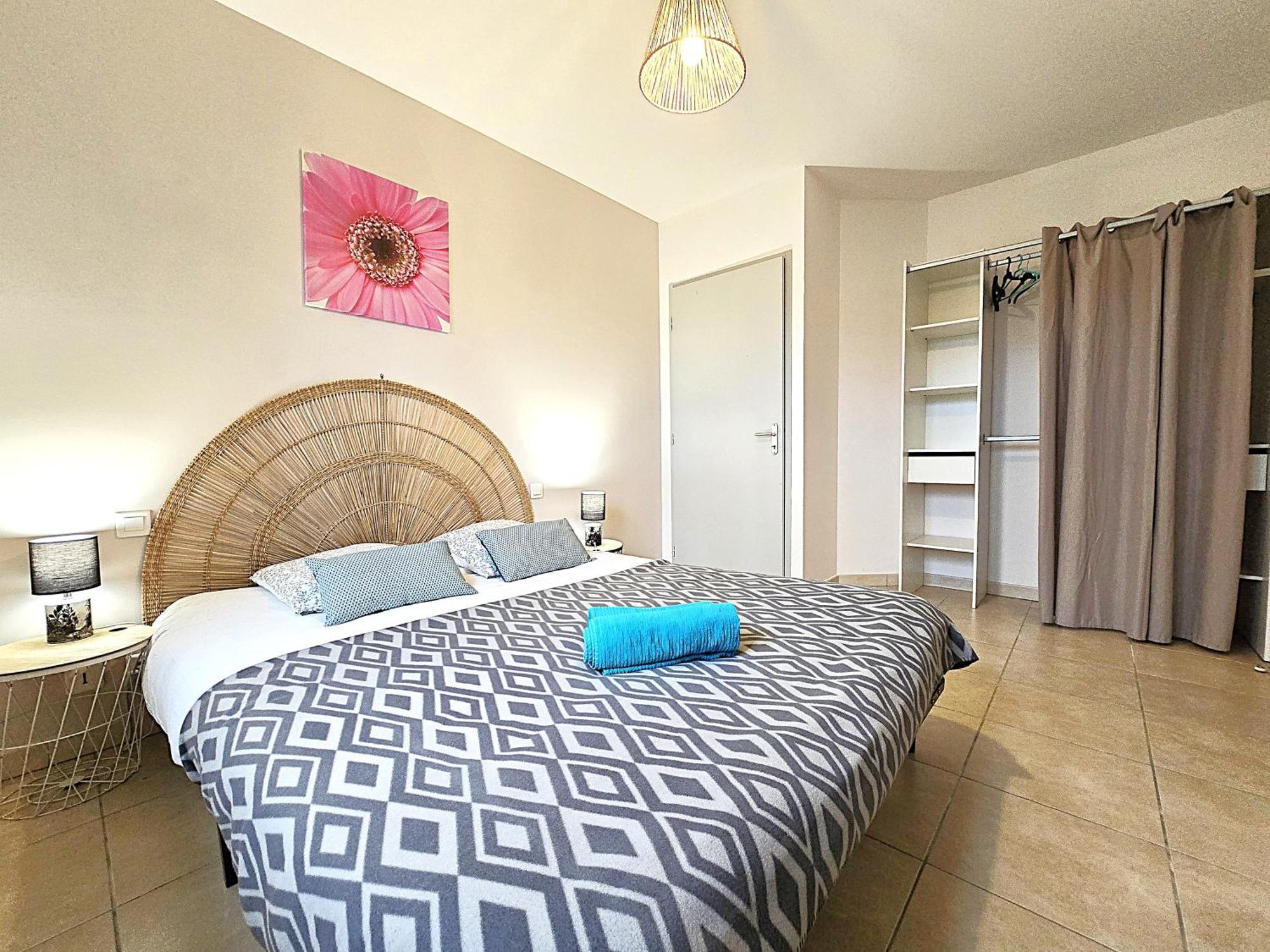 Le Parc Jean Edouard - Avec Jacuzzi Prive - Superbe 4 - 9 Couchages - 6 Lits - Poele - Parking - Climatisation Reversible- Terrasse Ombragee Et Grand Jardin *