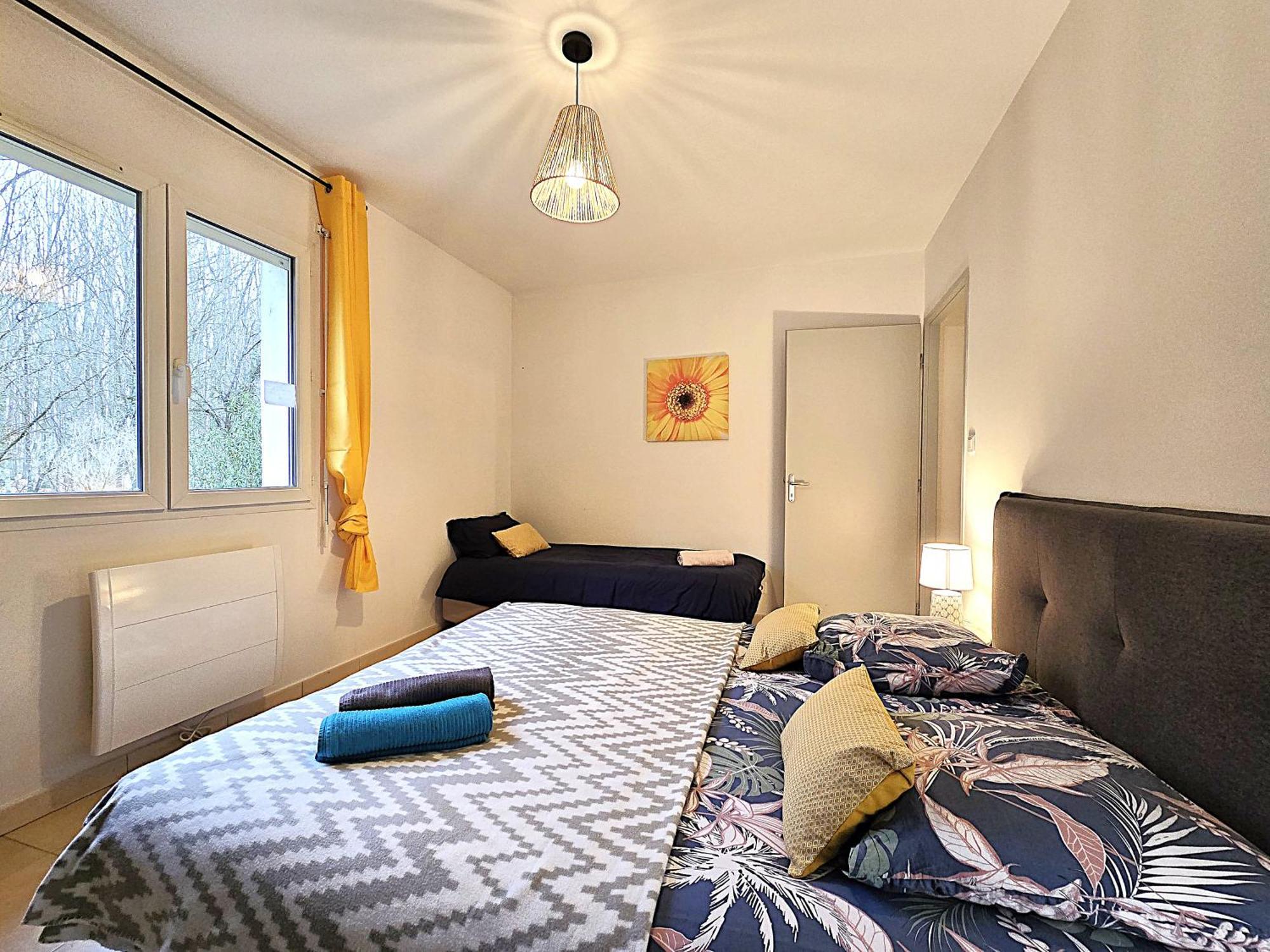 Ferienhaus Le Parc Jean Edouard - Avec Jacuzzi Prive - Superbe 4 - 9 Couchages - 6 Lits - Poele - Parking - Climatisation Reversible- Terrasse Ombragee Et Grand Jardin